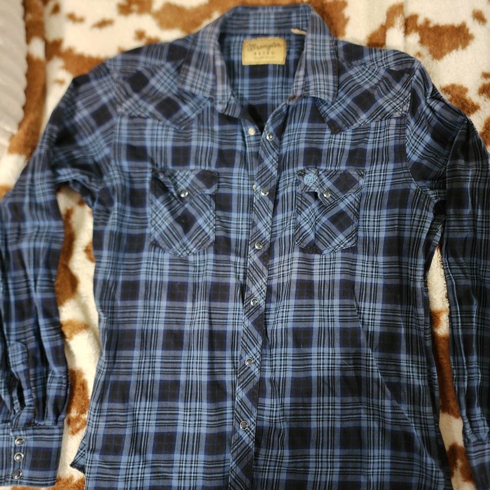 Wrangler Men's Navy and Black Plaid Shirt